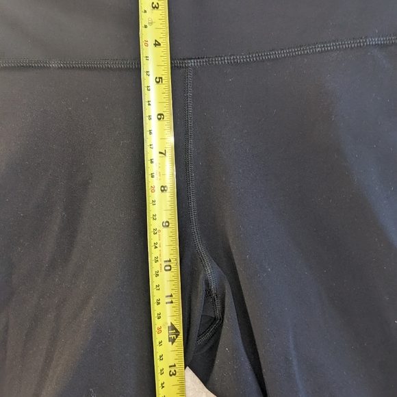 Athleta Black Leggings Salutation Stash Pocket 11 XL 7/8 Length - Picture 7 of 9